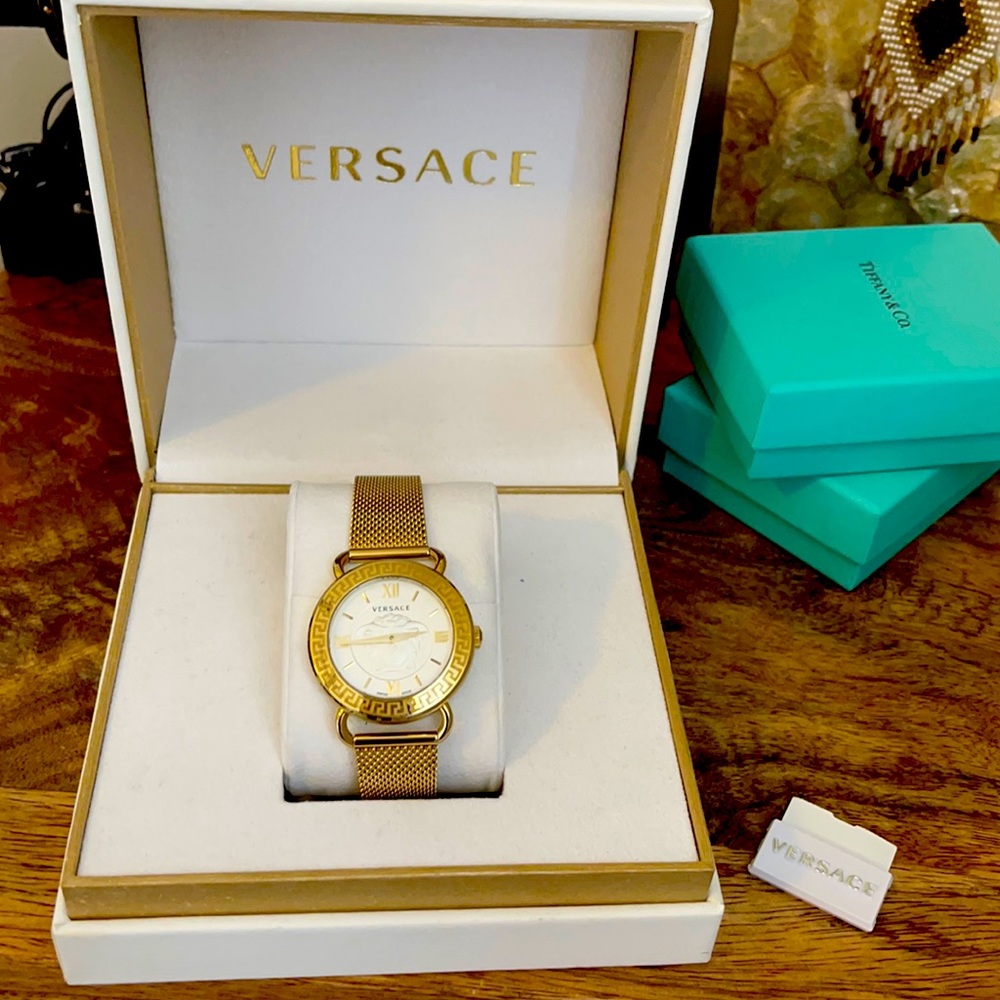 VERSACE 
MEDUSA BRACELET WATCH